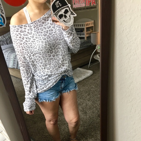 Divided Tops - Leopard Long sleeve